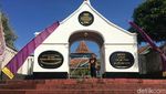 Foto: Kolam & Makam Penuh Berkah di Ciamis