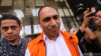 Marianus Sae usai menjalani pemeriksaan oleh penyidik KPK.