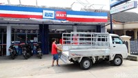 Salah satu gerai 12 Mart berada di Mekarsari, Depok, Jawa Barat.