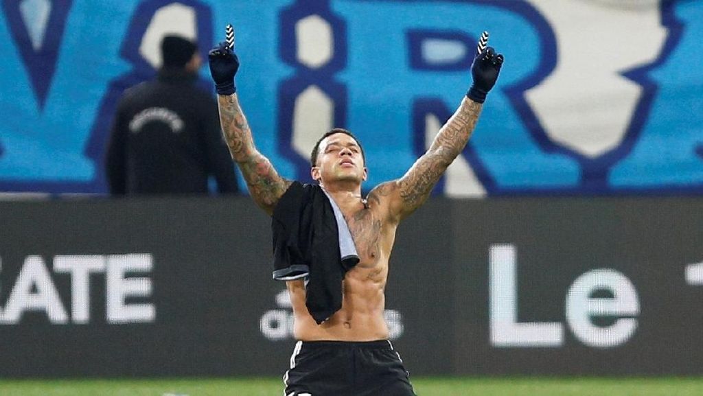 Jadi Penyanyi, Memphis Depay Rilis Lagu Perdana Jadi Penyanyi, Memphis Depay Rilis Lagu Perdana