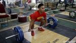 Berbincang dan Melihat Eko Yuli Irawan Berlatih