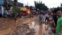 Banjir Bandang Terjang Cicaheum Bandung Bikin Panik Warga