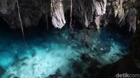 Goa Hawang dihiasi dengan stalaktit dan stalagmit yang sudah berusia ratusan tahun. Di balik kecantikannya, goa ini menyimpan legenda pemburu yang dikutuk jadi batu (Wahyu/detikTravel)