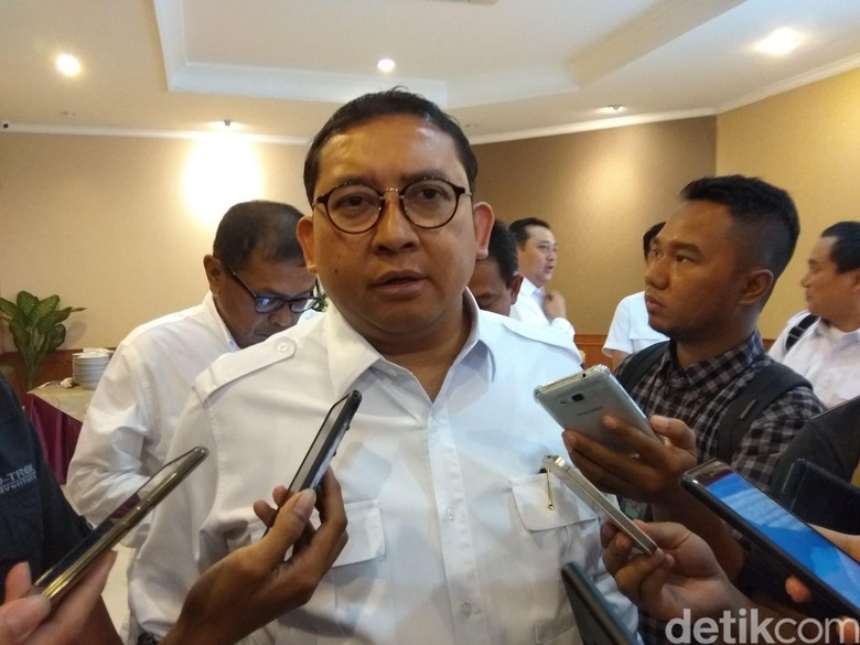 Fadli Zon: RI Butuh Pemimpin Seperti Putin, Nggak Planga Plongo Fadli Zon: RI Butuh Pemimpin Seperti Putin, Nggak Planga Plongo