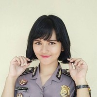 Bagaimana menurutmu dengan penampilan polisi cantik bernama Chindi ini? Foto: Instagram