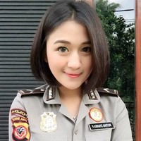 Bripda Muthia Syahra juga sempat viral karena ternyata merupakan anak artis senior Tanah Air, Yanti Yaseer. Foto: Instagram