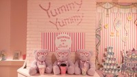 Karena desainnya yang unik, dan warnanya yang cantik. Kafe ini jadi tujuan utama para penggemar warna pink, sekaligus para wisatawan! Foto: Istimewa