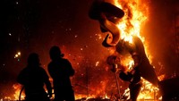 Fallas diadakan sebagai peringatan Hari Saint Joseph. (Foto: Dok. REUTERS/Heino Kalis)