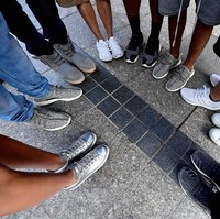 Kaum hypebeast juga seorang sneakershead alias penggila sneakers, edisi terbatas khususnya. Mulai dari Nike Jordan sampai Adidas Yeezy, mereka pasti mengoleksinya. (Foto: Getty Images)