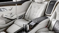 Kalau Otolovers tertarik, siaplah merogoh kocek cukup dalam. Mercy membanderol Pullman terbaru ini dengan harga 450 ribu Poundsterling yang kalau dirupiahkan Rp 8,6 miliar.  Foto: Top Gear