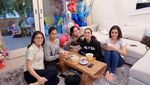 Apa Kabar Nafa Urbach? Ini 10 Pose Manisnya Bersama Makanan