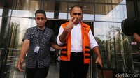 Belum diketahui arti salam dua jari tersebut. Namun, Marianus yang berpasangan dengan Emiliana Nomleni mendapatkan nomor urut 2 dalam Pilgub NTT yang tengah berlangsung.