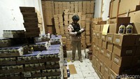 Dalam kasus ini, Polisi telah menetapkan tiga tersangka. Mereka adalah direktur dan kepala gudang.