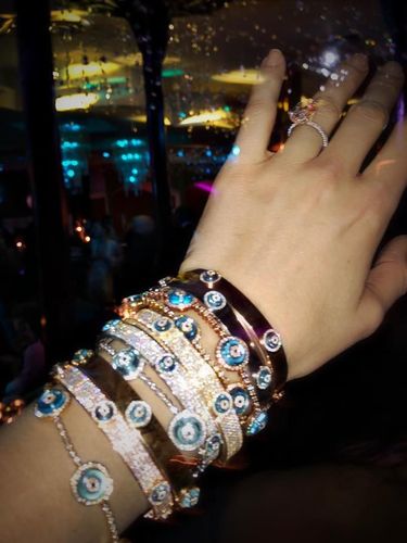 Wow, Gelang Blake Lively Ini Harganya Capai Rp 3 Miliar