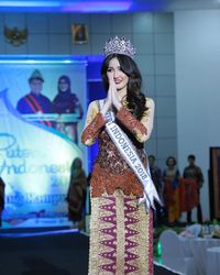 Pulang Kampung, Puteri Indonesia 2018 Promosikan Kain Khas Belitung