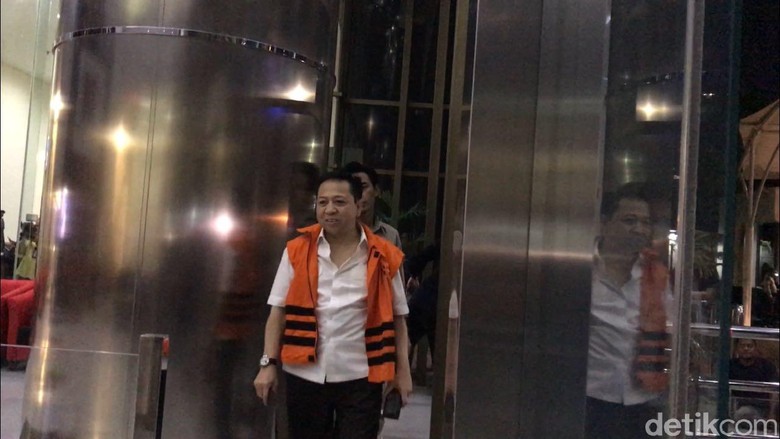 Novanto Ikuti Jejak Nazaruddin? Novanto Ikuti Jejak Nazaruddin?