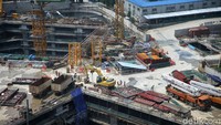 Menurut BPS, rata-rata upah buruh bangunan per hari pada Februari 2018 mengalami kenaikan 0,50 persen dibanding Januari 2018.