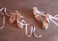 Desainer Buat Sepatu Mirip Kaki Sapi, Yay or Nay?