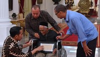 Dia berangkat ke Ibu Kota menggunakan pesawat Batik Air dari Bandara Internasional Sultan Iskandar Muda, Blangbintang, Aceh Besar, Aceh. (Foto: Laily Rachev-Biro Pers Serpres)