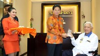 Kostaman berharap bangunan baru Bank Mega KC Samarinda yang baru saja diresmikan relokasinya mampu berperan serta sebagai katalisator dalam pembangunan dan dapat memberikan layanan jasa keuangan terbaik bagi masyarakat kota Samarinda dan sekitarnya. Istimewa/Bank Mega.