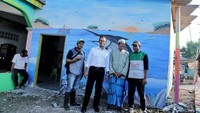 Itulah wajah Kampung Kamal Muara. Itulah contoh gerakan yang memperindah kampung di Jakarta. InsyaAllah akhir Maret ini akan diluncurkan di berbagai kampung di Jakarta.