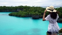 Laguna Pulau Bair ini jadi saksi kalau kawasan Indonesia Timur sungguh cantik sekali. Sampai jumpa lagi lain waktu, Kiki dan laguna cantik Pulau Bair! (Wahyu/detikTravel)