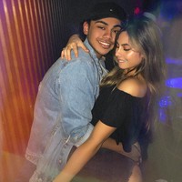 Ini momen manis dan mesra lainnya antara Rafi dan Valerie. Keduanya tampak berada di club malam.  Foto: dok. Instagram