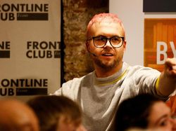 Dua Orang Ini Bikin Facebook dan Zuckerberg Dihantam Krisis