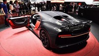 Chiron terbaru sudah dilengkapi fungsi dynamic torque vectoring, yang mampu mendistribusikan torsi secara individual ke setiap rodanya. Perbaikan ini efektif dalam semua mode berkendara Chiron. Foto: Geneva Motor Show