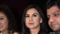 Tatapan si manis Irish Bella. Foto: Pool/Noel/DetikFoto.