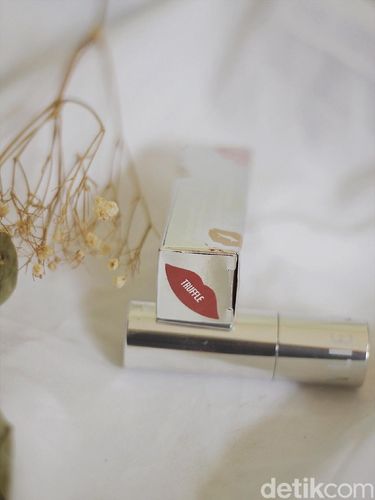 Review Lipstick Kylie Jenner Silver Series, Bagaimana Kualitasnya?