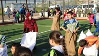 Setelah Indobatt XXIIIl-L/UNIFIL unjuk kemampuan lewat kelompok drum band, mereka membuat permainan anak-anak khas Indonesia. Beberapa di antaranya ialah balap karung dan lomba bakiak.