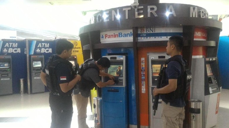 Ini Tips Polisi Ketahui Mesin ATM yang Di-skimming Ini Tips Polisi Ketahui Mesin ATM yang Di-skimming