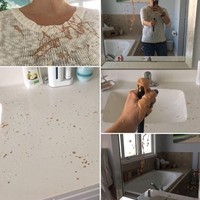 Hati-hati saat buka foundation. Jangan sampai baju hingga kamar ikut tertup alas bedak seperti ini. Foto: Instagram @evansmaria