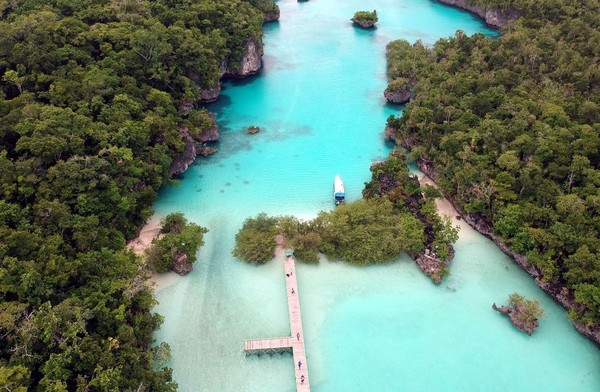 Jadi, kapan kamu liburan ke Kepulauan Kei dan mampir di Pulau Bair? Laguna cantik ini sudah menunggumu lho.. (Sendy Aditya/Istimewa)
