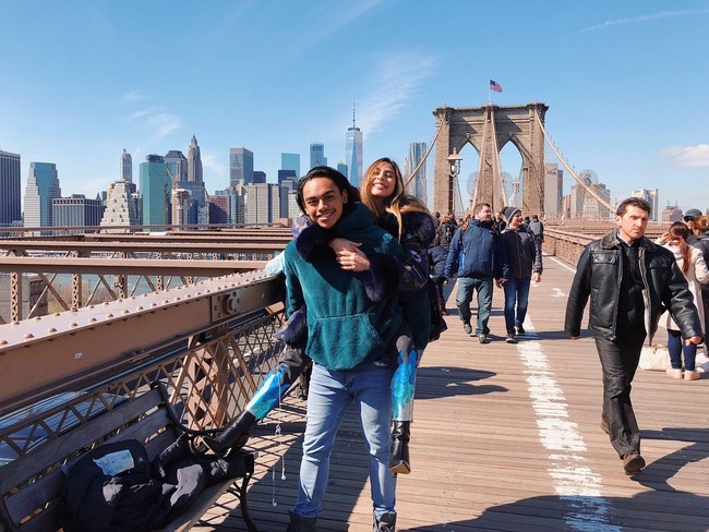 Seperti baru-baru ini, Rafi menyambangi Valerie di London.  Foto: dok. Instagram