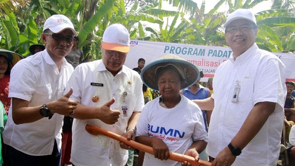 BNI Gelar Program Padat Karya Tunai di Tiga Provinsi