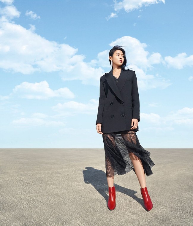 Begini nih bentuk asli tubuh jenjang Seolhyun. Para penggemarnya pun mengatakan bentuk badan Seolhyun sudah pasti diedit karena tidak sama dengan aslinya. Foto: dok. Instagram