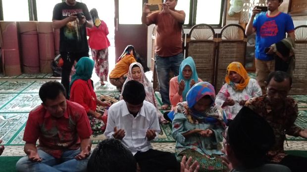 Tahanan menikahi kekasihnya di Polsek Penjaringan