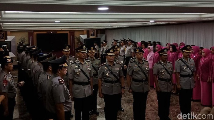Kapolda Metro Pimpin Sertijab Kapolres Jaksel dan Tangsel