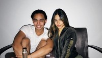 Rafi sering mengunjungi Valerie ke London.  (Dok. Instagram/valerieethomas)