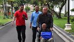 Foto: Hangat Pertemuan Jokowi dengan Nyak Sandang
