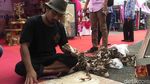 Foto: Sampah Pelepah Pisang Disulap Jadi Lukisan