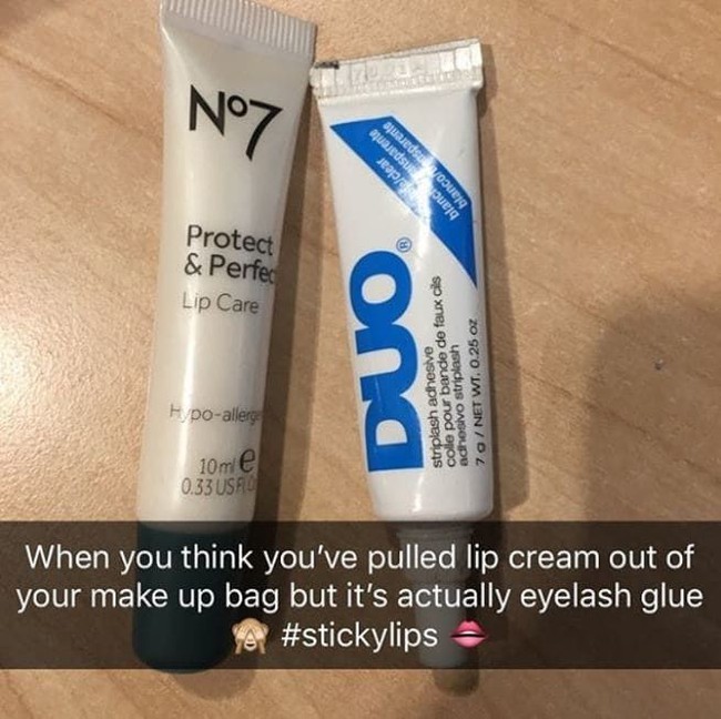 Produk kecantikan berbeda sering punya bentuk wadah serupa. Awas jangan sampai lip cream tertukar dengan lem bulu mata. Foto: Instagram @beckystevie