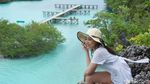 Foto: Pramugari Cantik dan Indahnya Pulau Bair