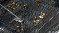 Juga untuk upah riil buruh bangunan naik 0,33 persen, dari Rp 64.501 pada Januari jadi Rp 64.716 pada Februari.