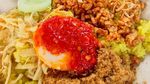 Sedap! Makan Siang dengan 10 Nasi Kuning Berlauk Komplet dari Netizen