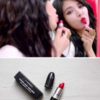 Sedangkan Hyuna diketahui memakai  MAC warna Ruby Woo di video klip Red. Foto: Istimewa