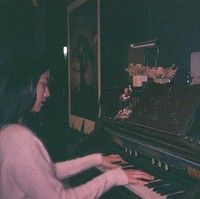 Wanita dengan tinggi 168 cm dan berat 47 kg itu tak hanya memiliki tubuh yang indah, ia pun memiliki bakat seni yang tinggi. Selain bisa bernyanyi dan dace, Seol juga pandai bermain piano. Foto: dok. Instagram