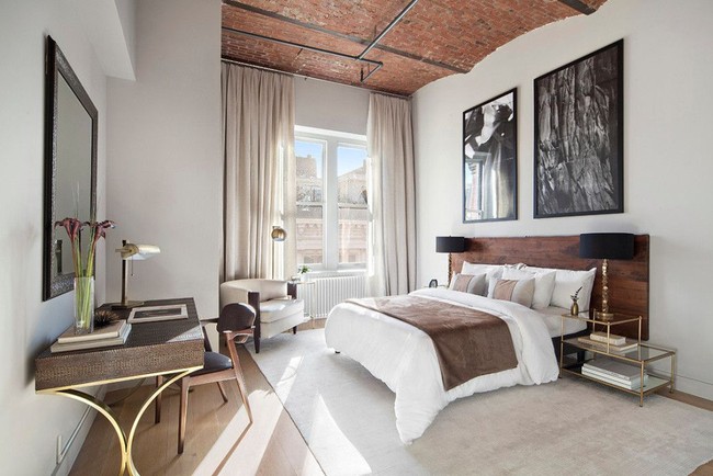 Di dalam penthouse terdapat empat kamar tidur dan empat kamar mandi. Foto: Dok. Stribling Marketing Associates